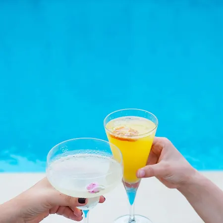 Oda ve Kahvaltı Bade Alacati 3*