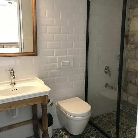 Oda ve Kahvaltı Bade Alacati