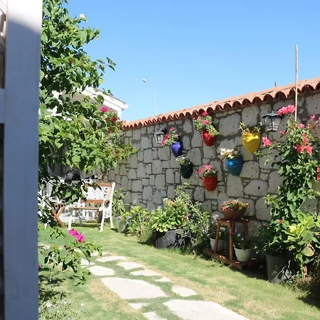 Bade Alacati Oda ve Kahvaltı 3*