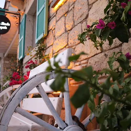 Oda ve Kahvaltı Bade Alacati İzmir